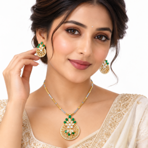 Green diamond pendant set